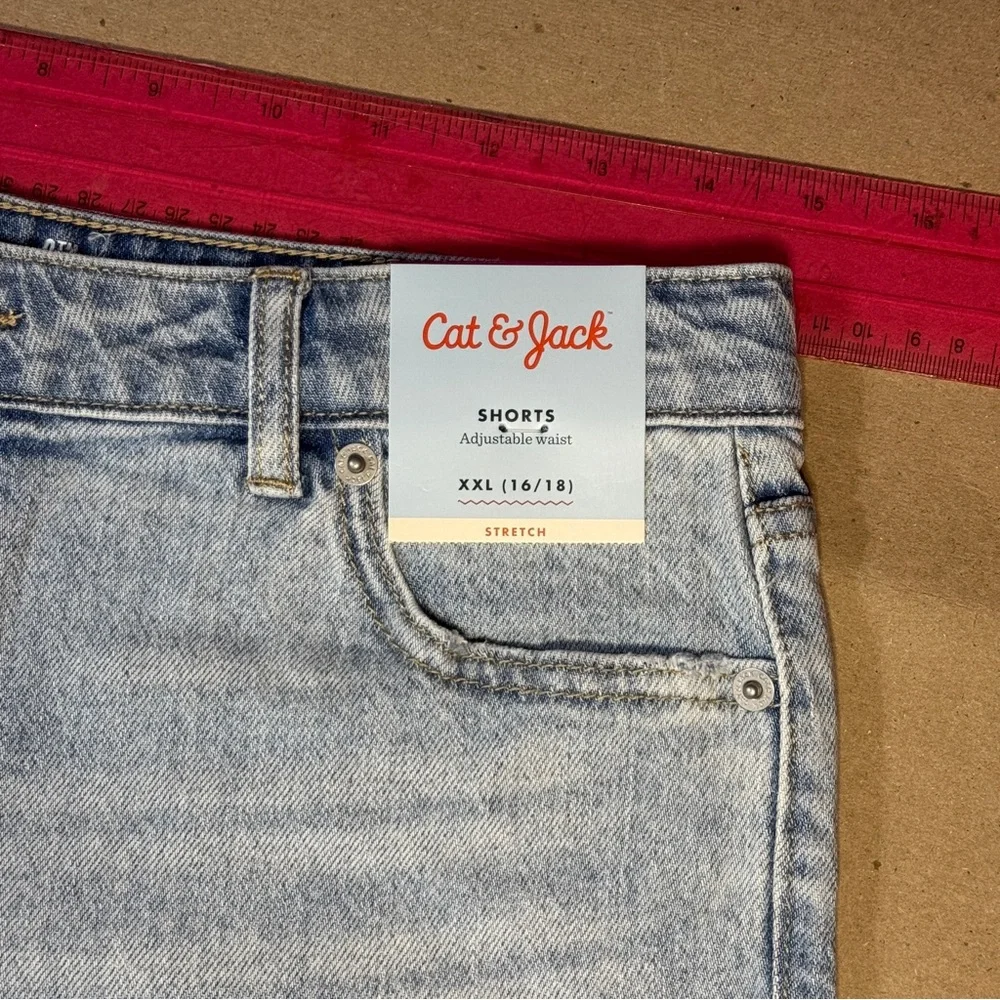 Girls' Embroidered Jean Shorts - Cat & Jack Light Wash XXL (16-18) 00339